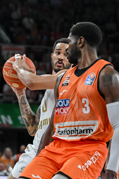 长在中场进 长在中场进