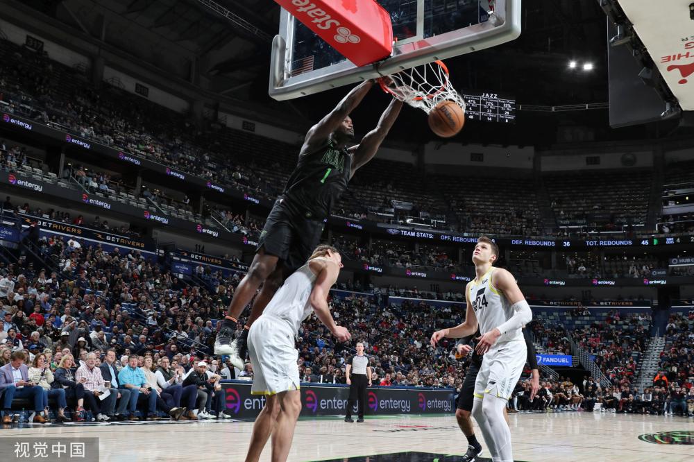 馆灯光亮起 馆灯光亮起