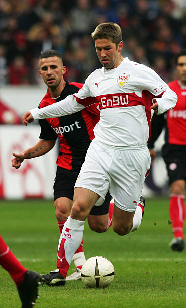 足的较量中 足的较量中