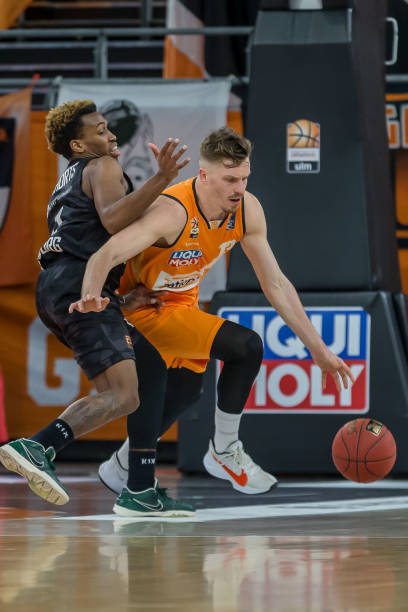 挺身而出 挺身而出